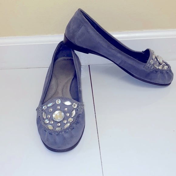 Aerosoles gray/ blue 💯 suede flat/ loafers with stones. Padded insole. Size 8. - Picture 3 of 9